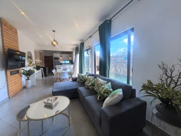 4 Bedroom Villa