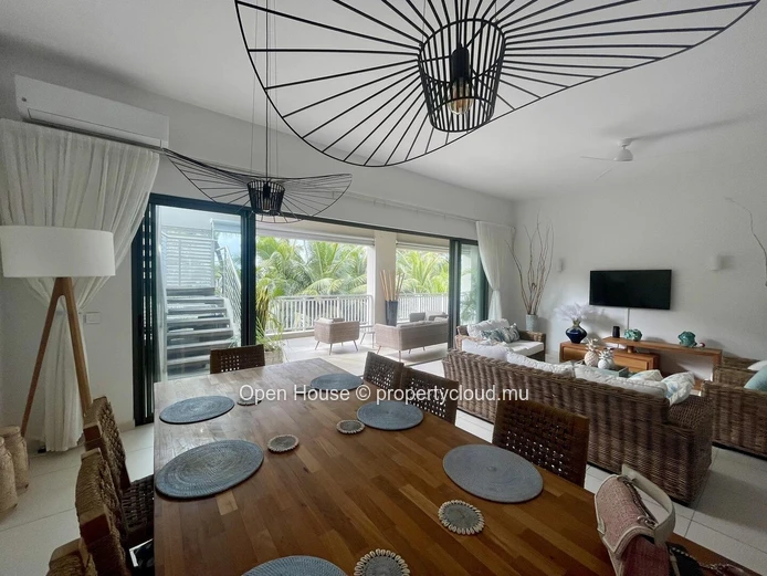 Luxury 3-Bedroom Penthouse with Private Pool in Pereybere