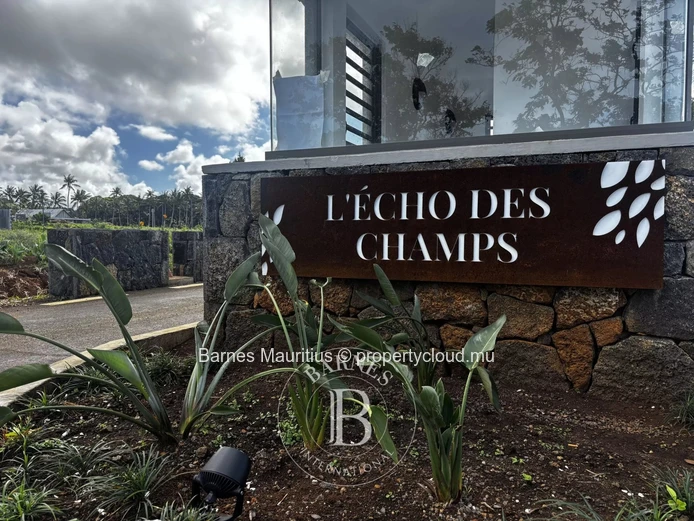 ANAHITA BEAU CHAMP - Residential land