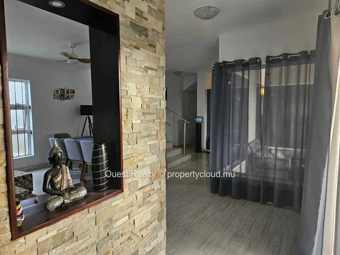 Villa 3 Chambres avec Piscine Privée & Jardin – Albion