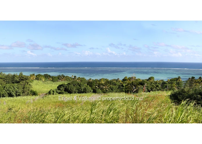 For Sale: Prime Plot in Baie du Cap