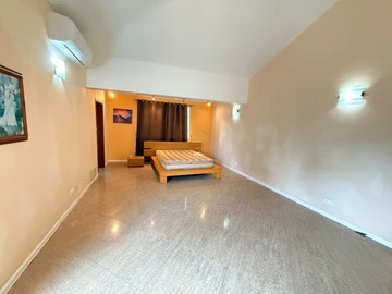 5 Bedroom Villa