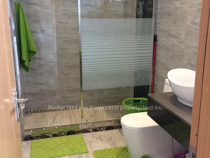 Apartments. 2 bedrooms. North. Grand Bay. 2 minutes to super u