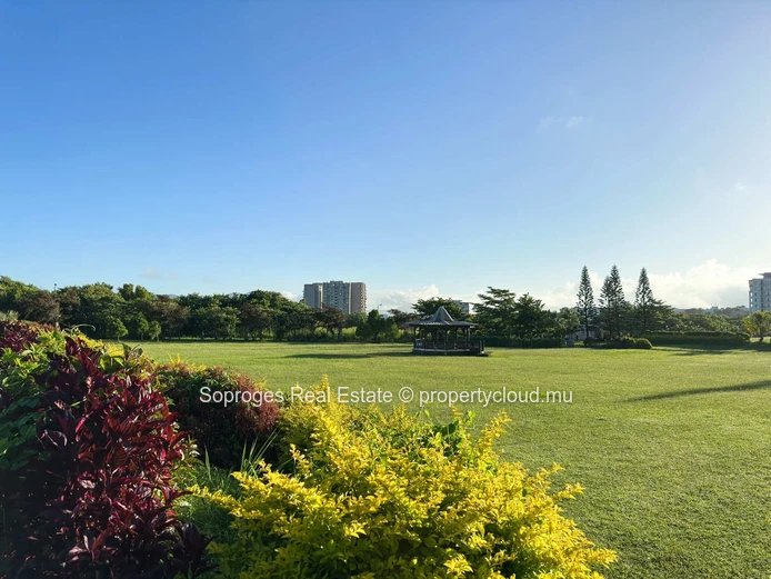 For Sale-Contemporary Apartment in Trianon-Serenity Heights