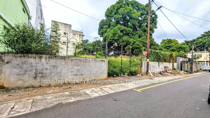 Terrain a vendre a Port Louis proche de la Rue la Paix et Route Royale