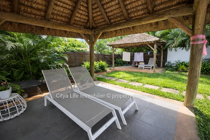 Exceptional 3-Bedroom Garden House with Private Garden at Choisy les Bains