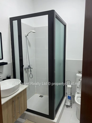 Appartement 3 Chambres à Louer – Flic en Flac | Vue sur Océan | Rs 45,000