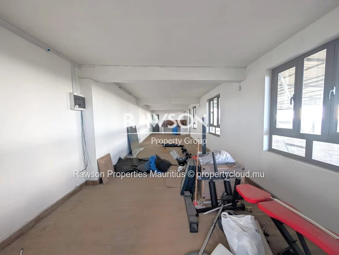 Espace Commercial À The Vale | Dernier Étage Avec Vue | 200 M²