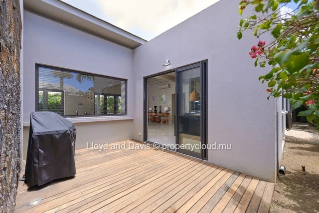4-Bedroom En-Suite Villa with Office in Grand Baie