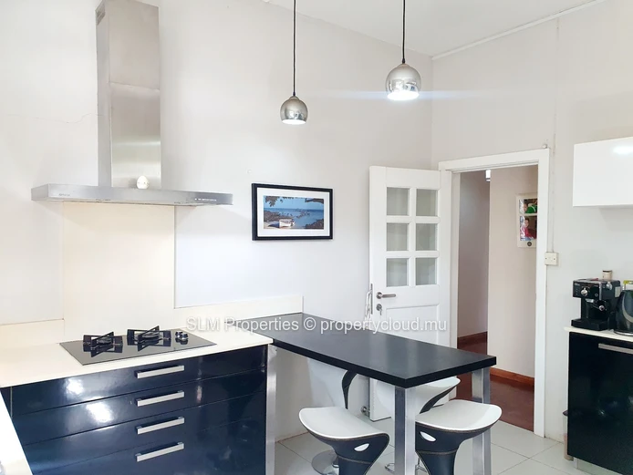 Maison familiale de 5 chambres avec grand jardin à Curepipe
