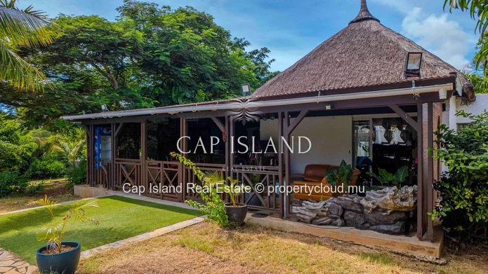 Maison coloniale sur un terrain de 3400m2 proche plage