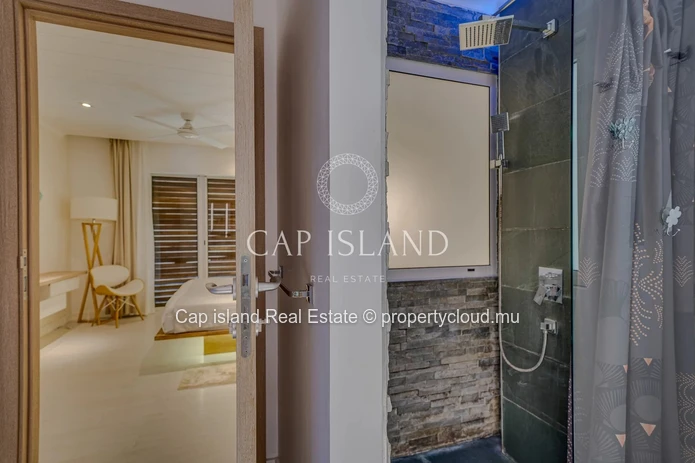 Prestigious 3-bedroom villa at Clos du Littoral