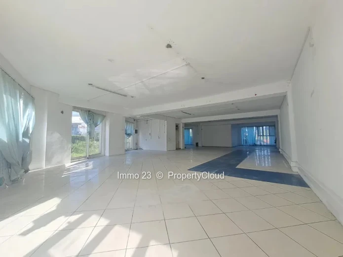 Emplacement commercial - 196m2 - Curepipe