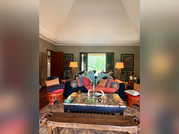 6 Bedroom Villa