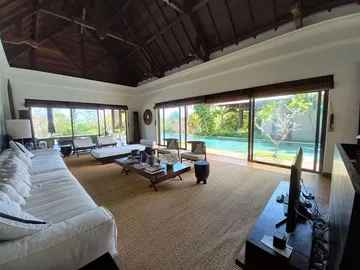 6 Bedroom Villa