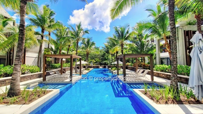 2-bed penthouse in a prestigious parc