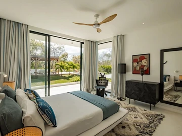 5 Bedroom Villa