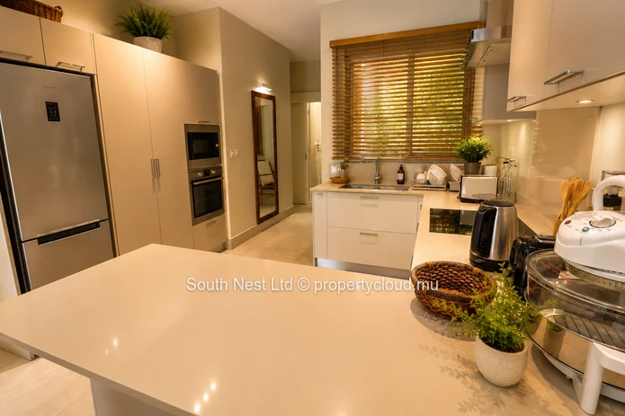 3 bed beachside apartment