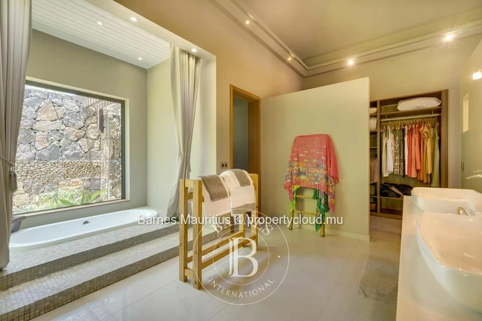 GRAND BAIE - Villa high standing - 5 bedrooms
