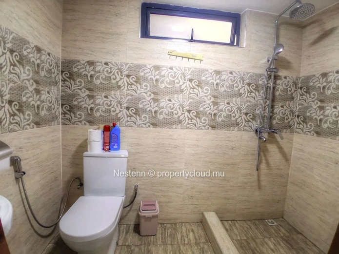 Beautiful And Spacious 5-Bedroom Villa With Pool