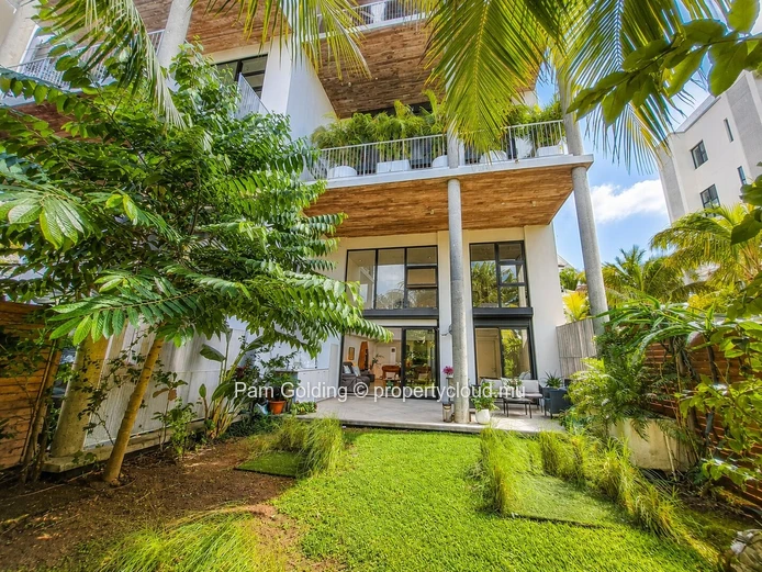 Appartement de luxe en rez-de-jardin de 4 chambres à vendre | Marine Residences, Pointe aux Canonniers (Mandat exclusif)
