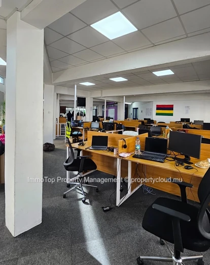 ESPACES DE BUREAUX À LOUER à QUATRE BORNES