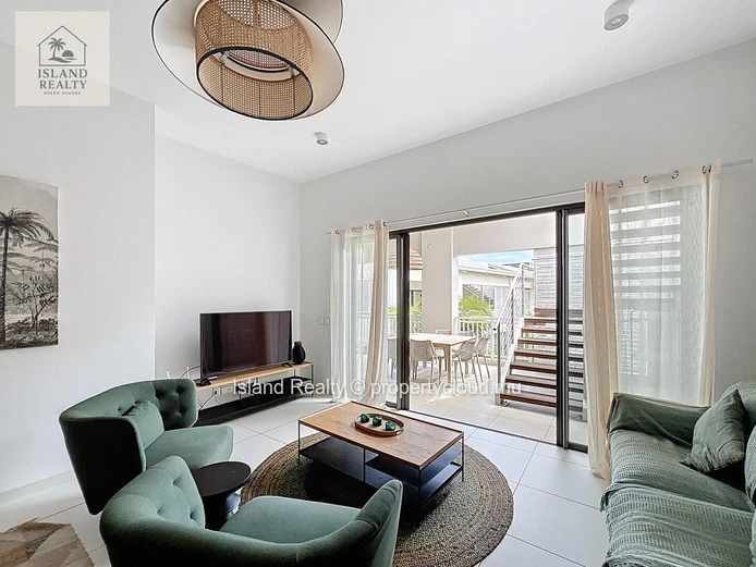 Magnificent penthouse with private pool and sea view located in Peyrebère.