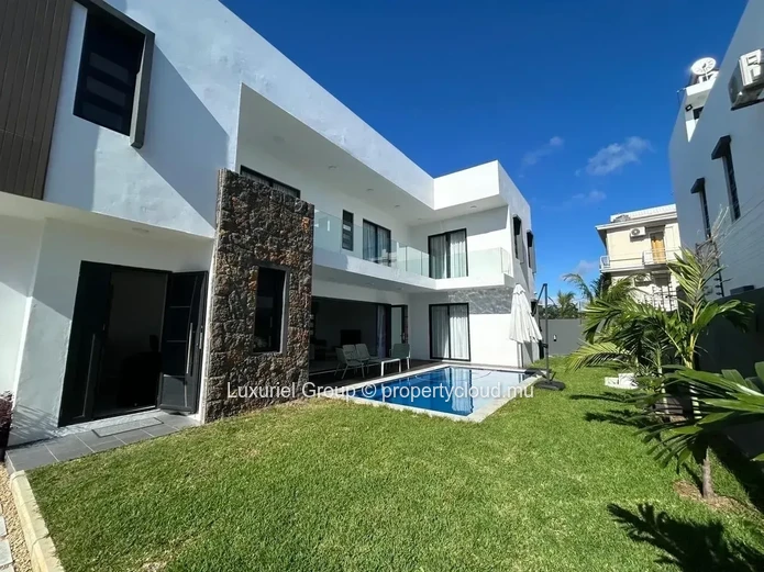 Magnifique Villa 4 Chambres Avec Prestations De Standing