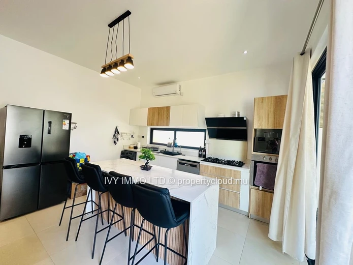 For Rent – Prestigious Triplex in Trou aux Biches