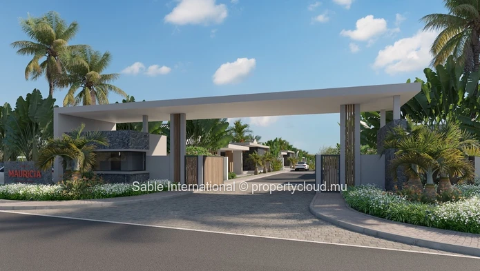 Villa RES à vendre à Petit Raffray, 246m² habitables, terrain de 623m², 3 chambres, piscine privée, parking, jardin