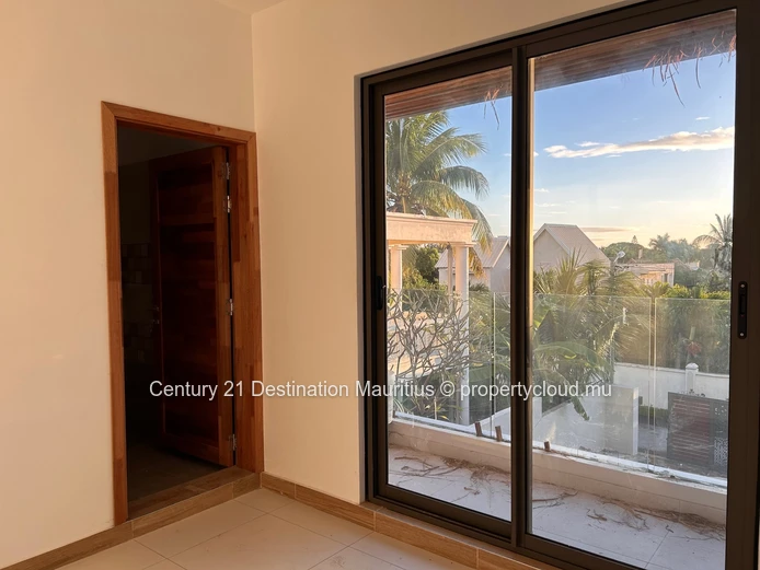 New Contemporary 4 bedroom-4 bathrooms Villa-Swimming pool-Trou aux biches , Morcellement Jhuboo