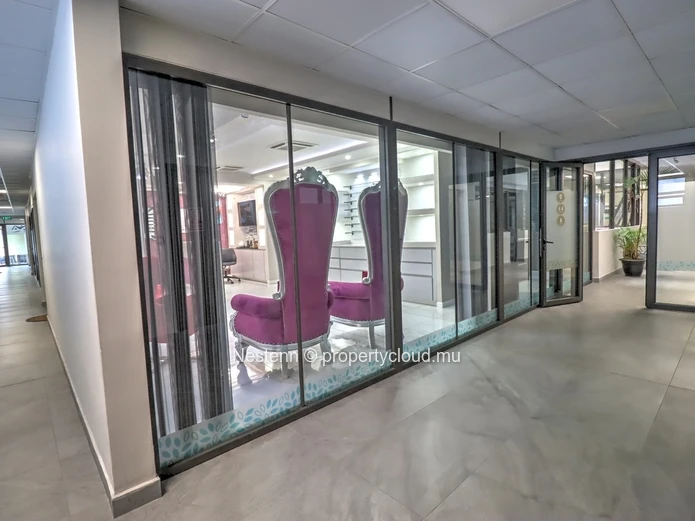 62m² commercial space 