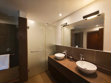 4 Bedroom Apartment
