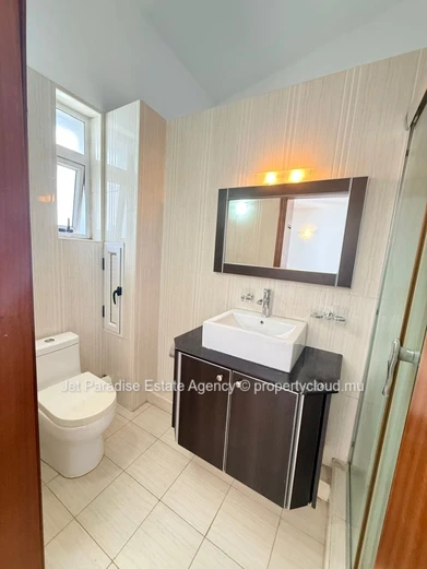 Sea View Apartment with Terrace, Swimming Pool & Close to the Beach