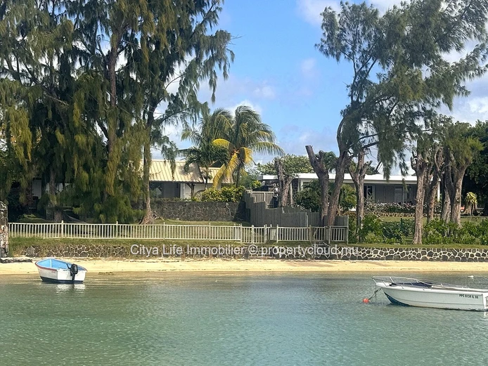 Évasion Parfaite : Maison en Front de Mer à Cap Malheureux