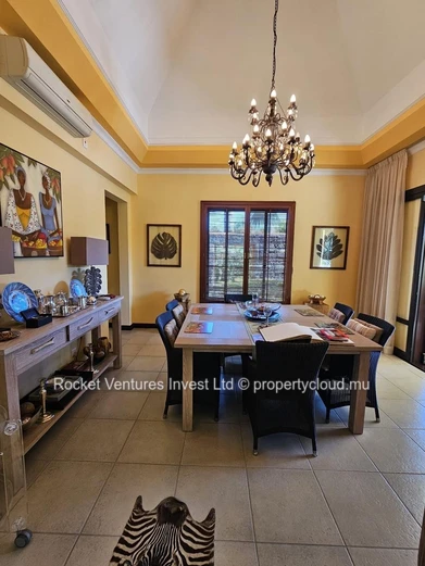Villa Rénovée de 4 Chambres sur Terrain de Golf – Tamarina, Côte Ouest