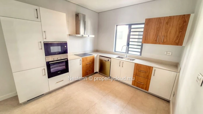 Appartement moderne flambant neuf de 2 chambres proche des commodités