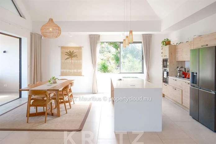 Entre réserve naturelle et golf : une villa contemporaine d'exception