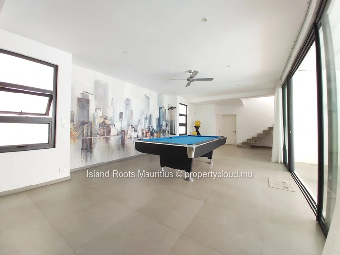Luxury villa  located in a gated residence for sale !