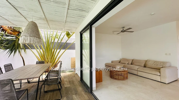 Contemporary Villa With Swimming Pool