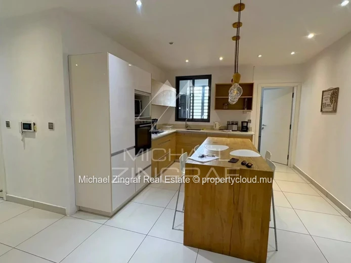 3-Bedroom Apartment for in Tamarin – Sea Views