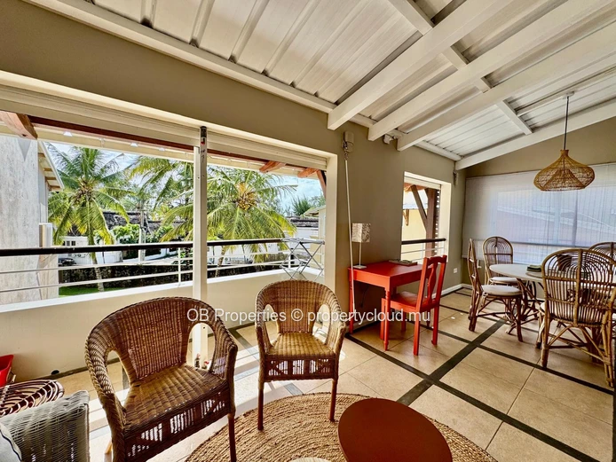 Charmant Penthouse avec Terrasse Privative au Cœur de Bain Bœuf