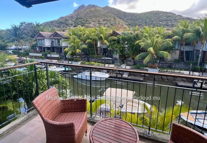 Duplex 3 chambres sur La Balise Marina avec PONTON PRIVATIF