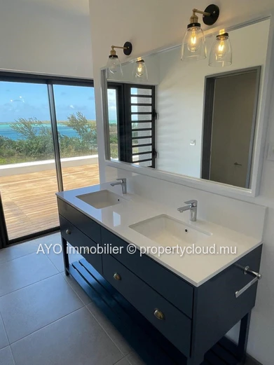 Penthouse de haut standing avec une vue époustouflante sur les eaux turquoises
