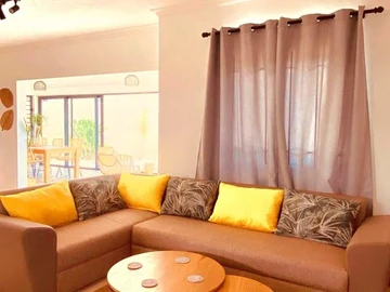 5 Bedroom Villa