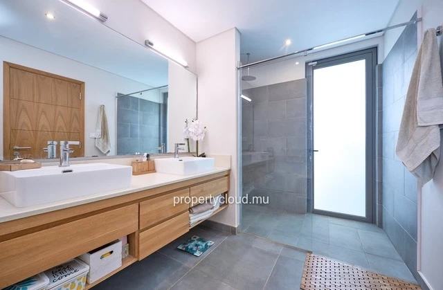 A vendre magnifique villa dans une residence accessible aux etrangers à Grand Baie, La Salette.