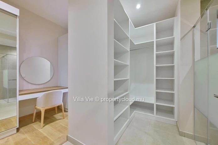 Belle Vue Harel - Spacious 4-bedroom ground floor apartment