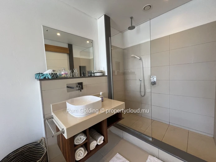 Two-Bedroom Marina Apartment in L'Estuaire – Private Mooring & Ocean Access