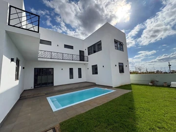 5 Bedroom Villa