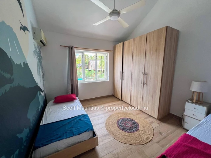 Villa rénovée de 4 chambres avec piscine privée et jardin